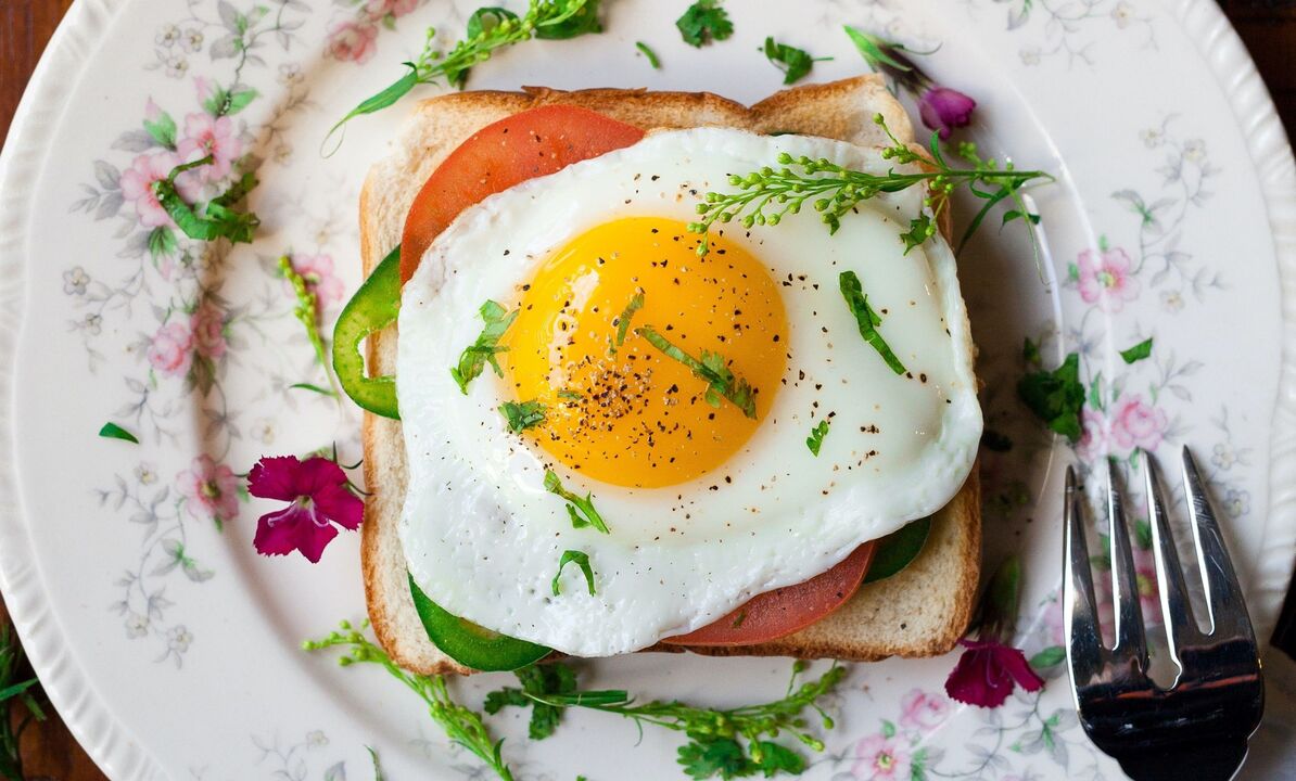 sandwic dengan telur hancur pada diet protein