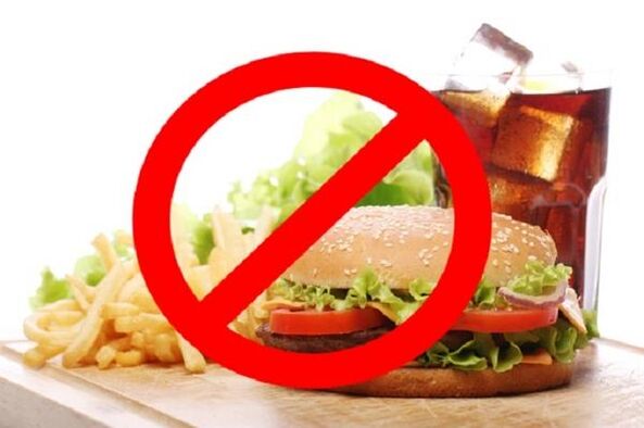 Jika anda mempunyai gastrik, makanan segera dan minuman berkarbonat adalah dilarang
